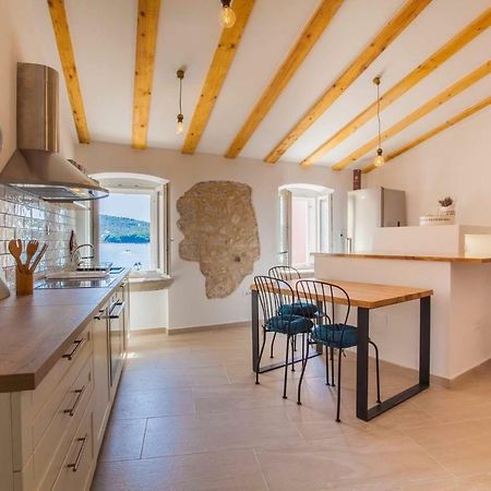 Apartmani Kraj Mora ツレス エクステリア 写真