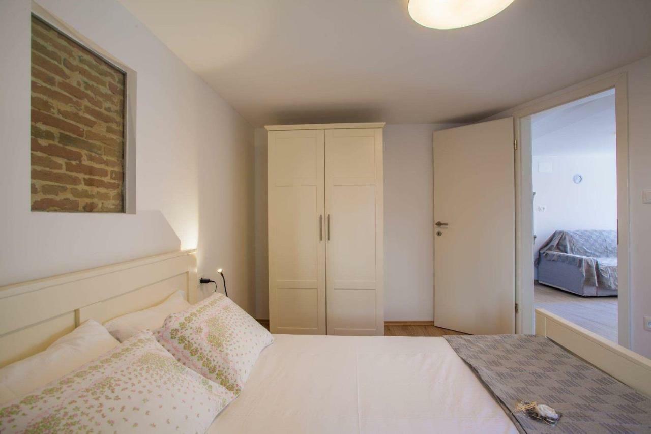Apartmani Kraj Mora ツレス エクステリア 写真