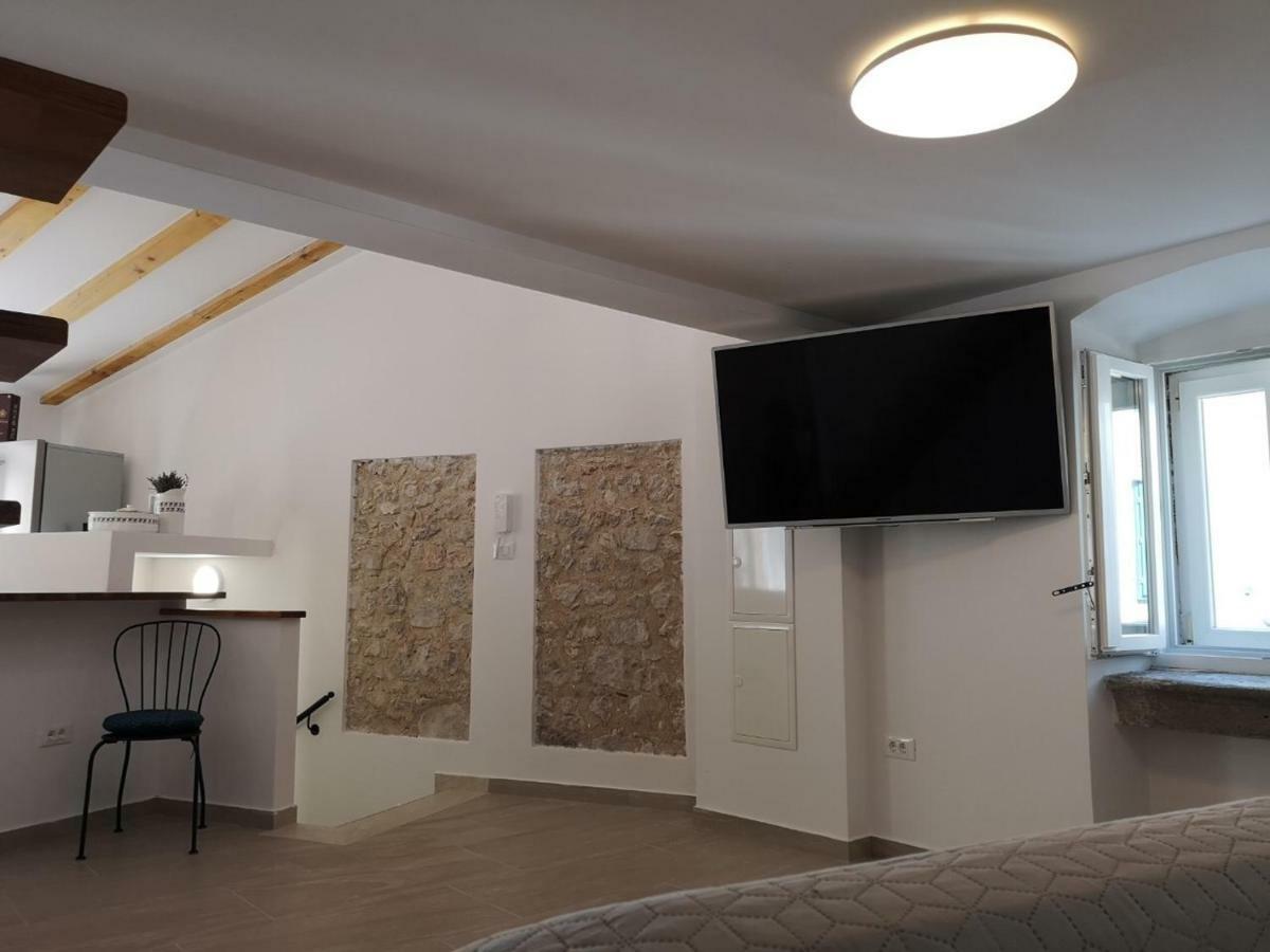 Apartmani Kraj Mora ツレス エクステリア 写真