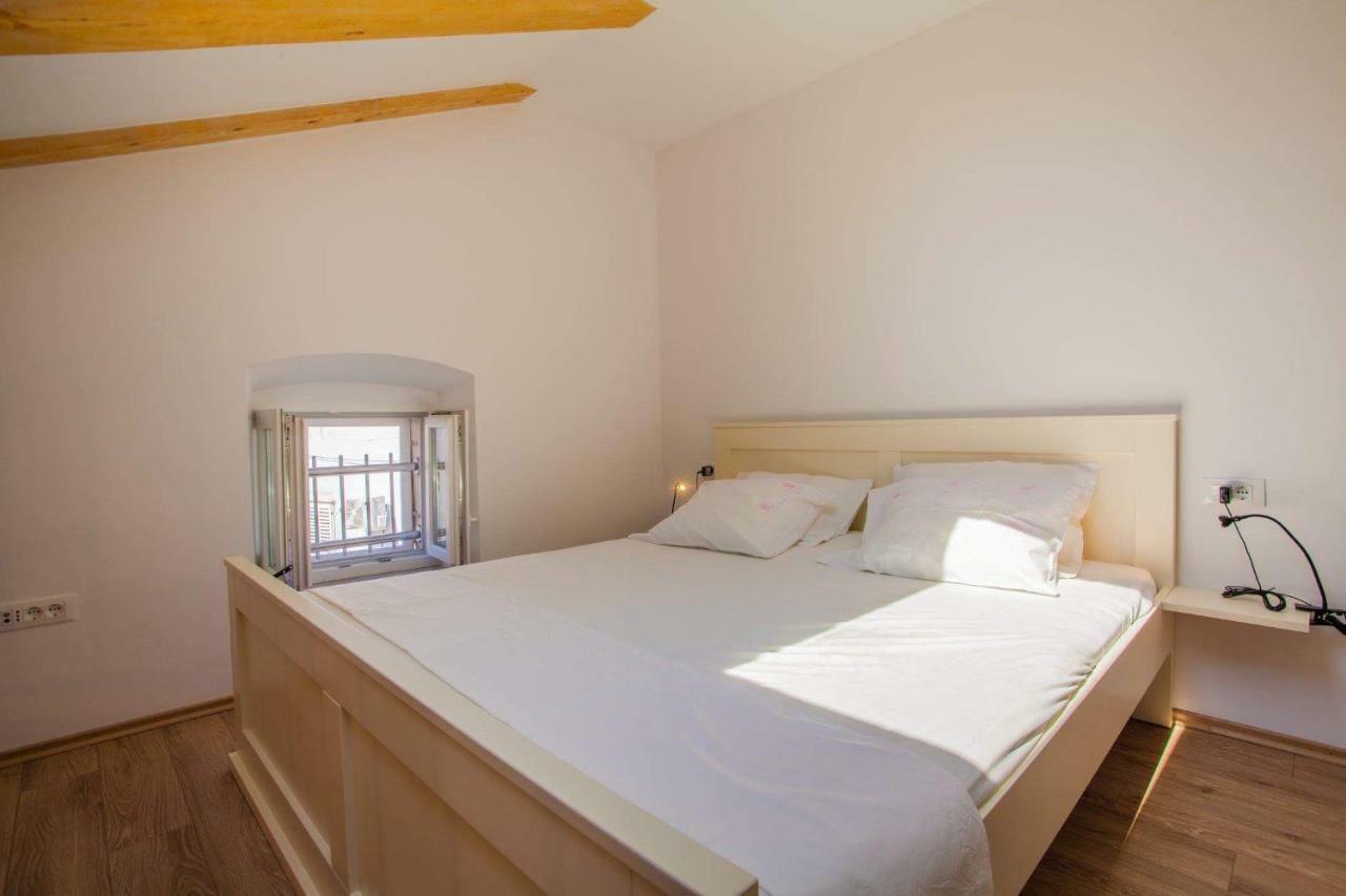 Apartmani Kraj Mora ツレス エクステリア 写真