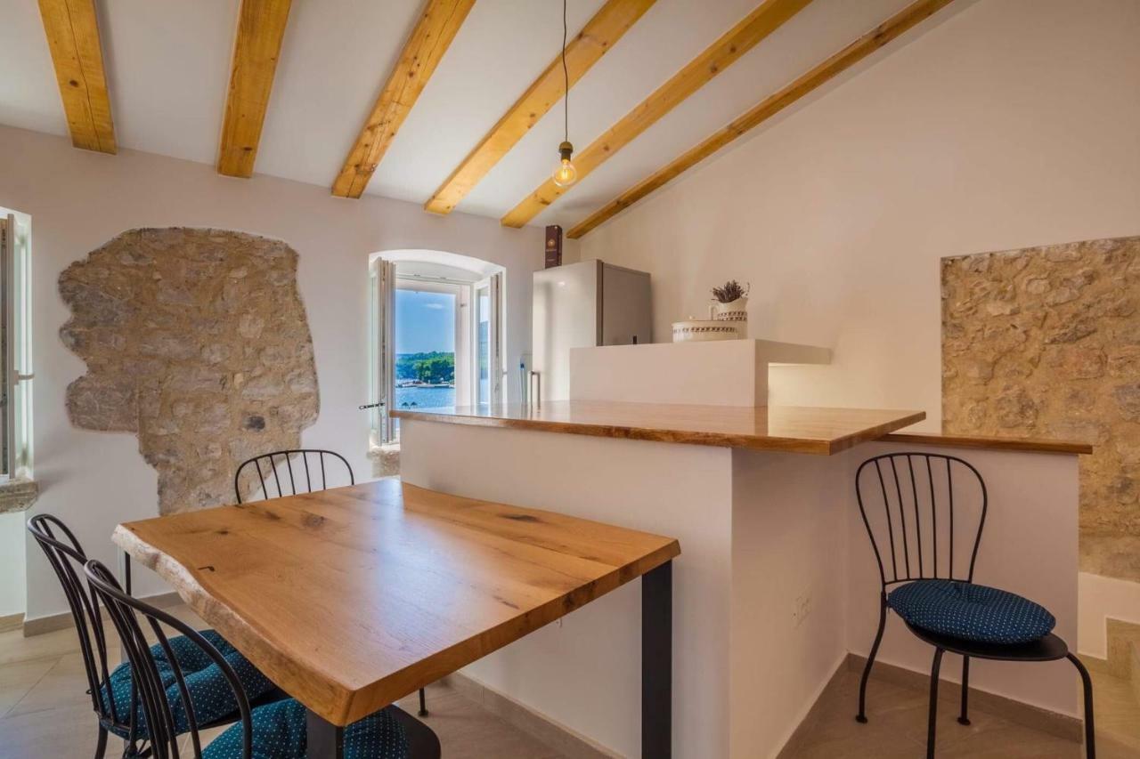 Apartmani Kraj Mora ツレス エクステリア 写真