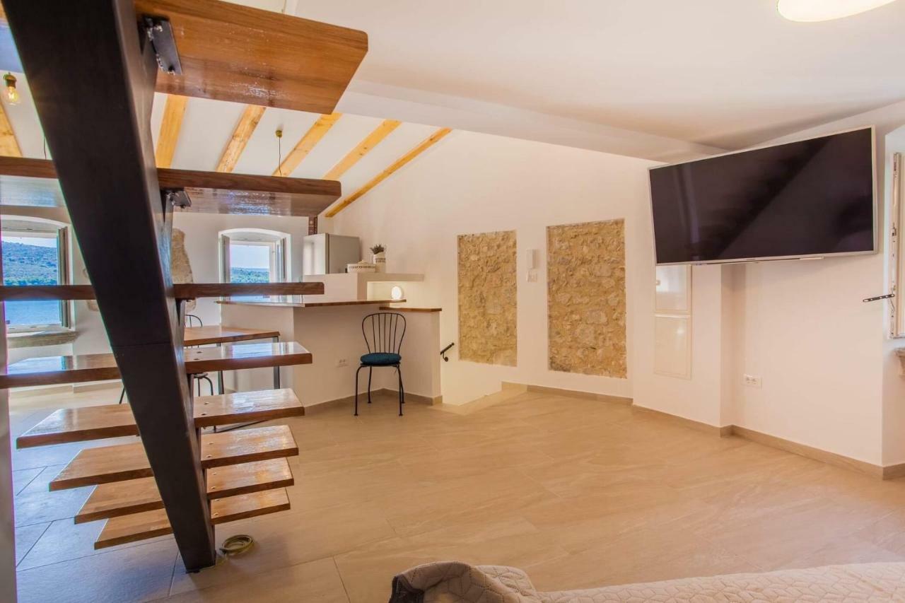 Apartmani Kraj Mora ツレス エクステリア 写真