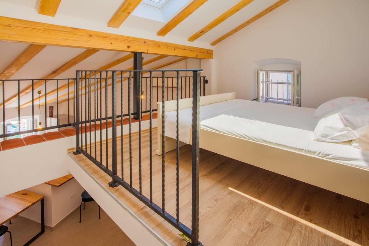 Apartmani Kraj Mora ツレス エクステリア 写真