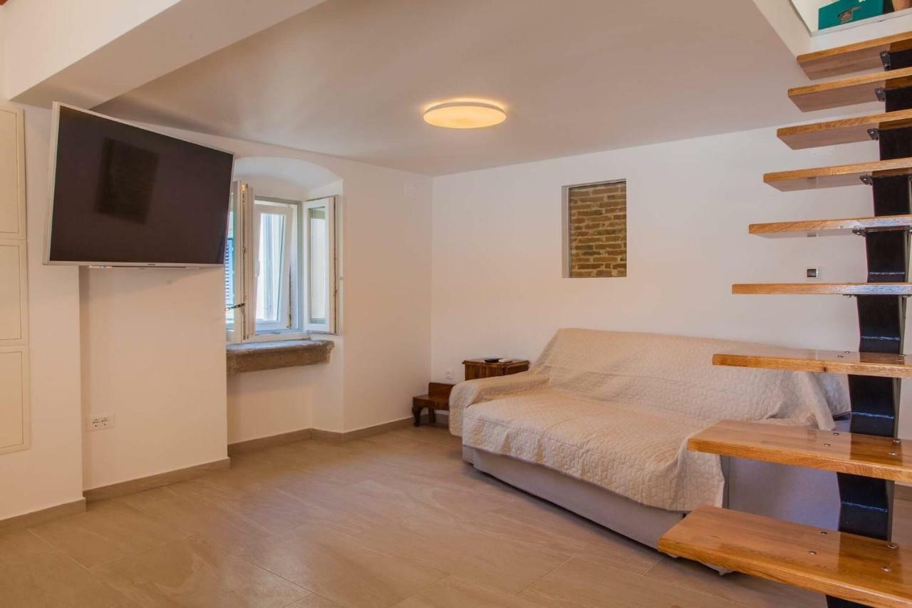 Apartmani Kraj Mora ツレス エクステリア 写真