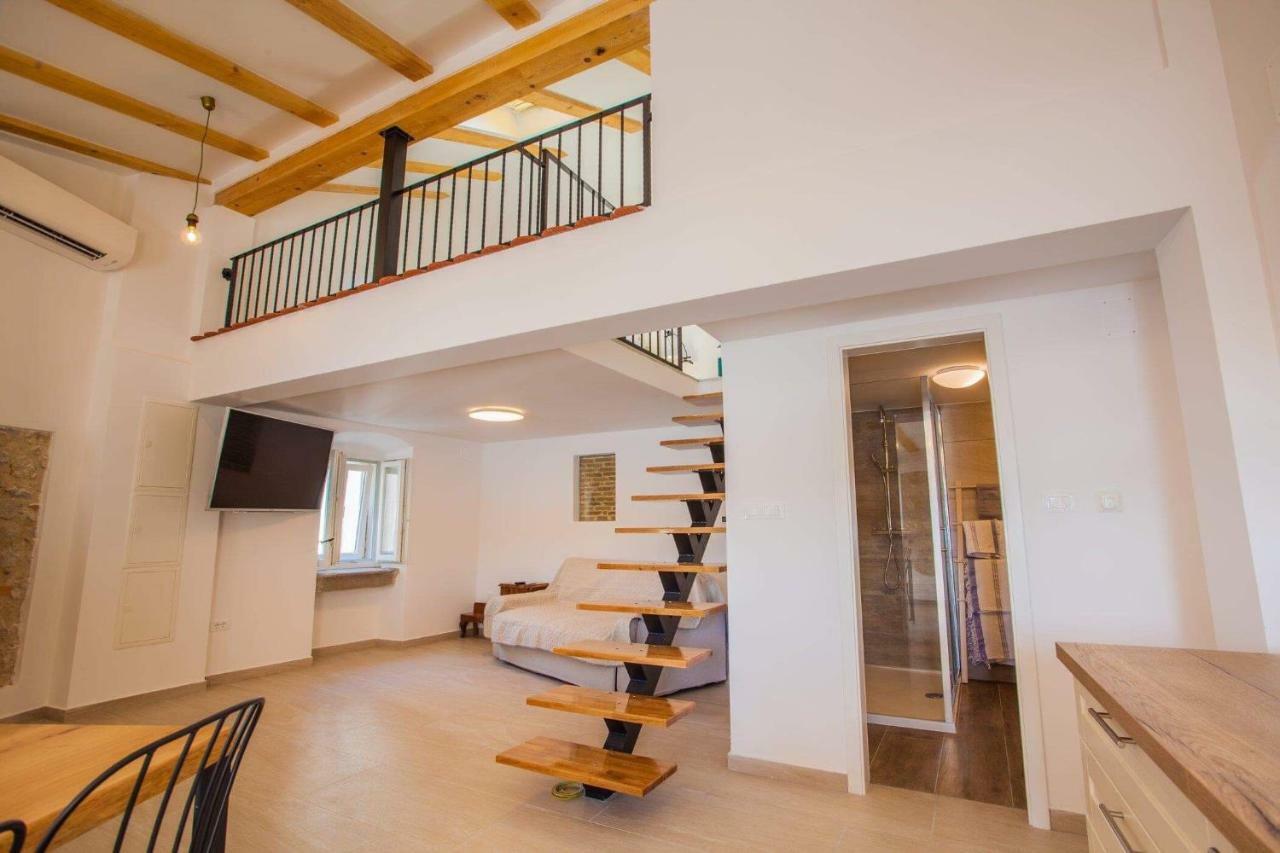 Apartmani Kraj Mora ツレス エクステリア 写真