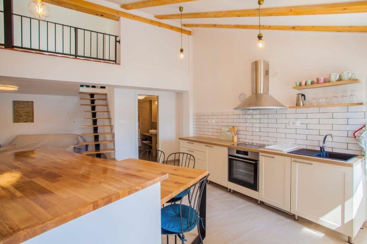 Apartmani Kraj Mora ツレス エクステリア 写真