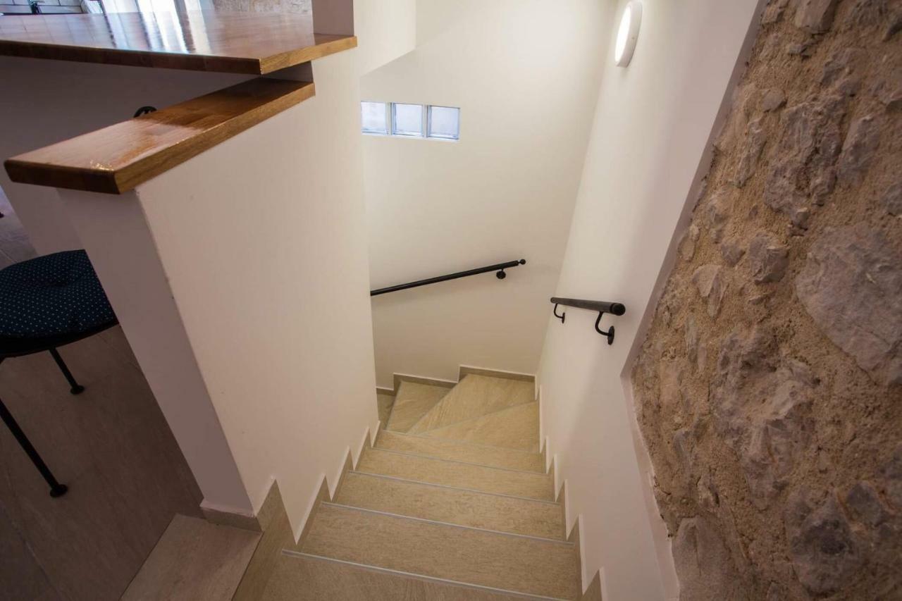 Apartmani Kraj Mora ツレス エクステリア 写真