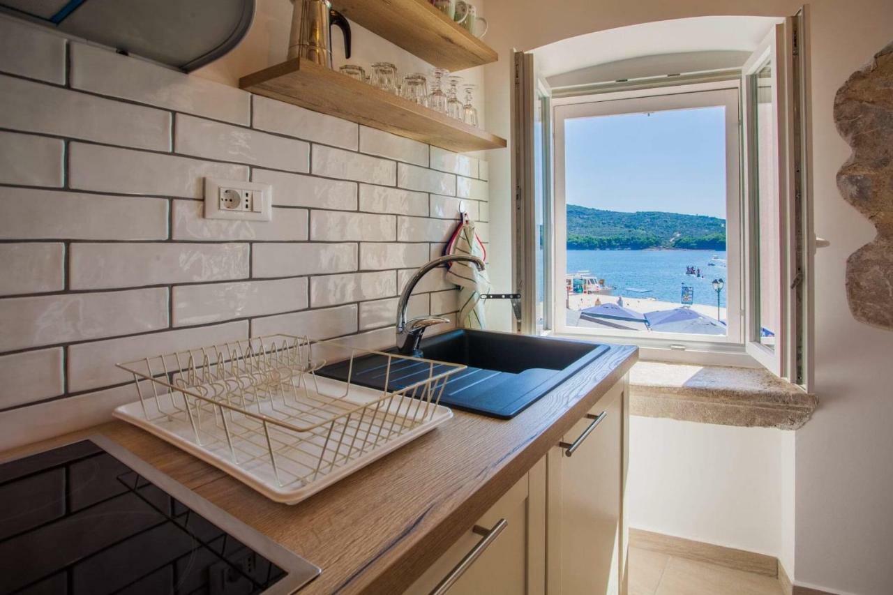 Apartmani Kraj Mora ツレス エクステリア 写真