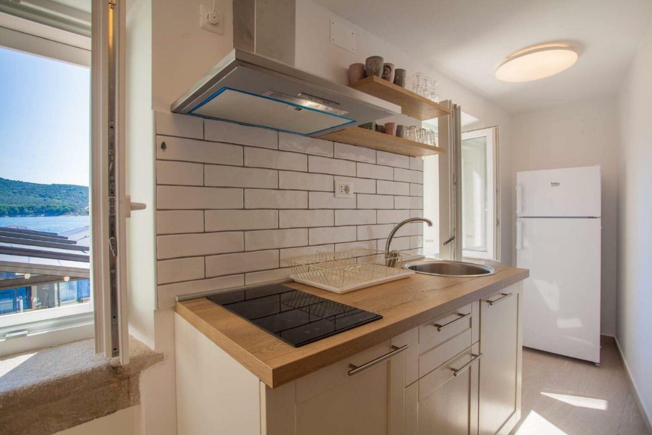 Apartmani Kraj Mora ツレス エクステリア 写真