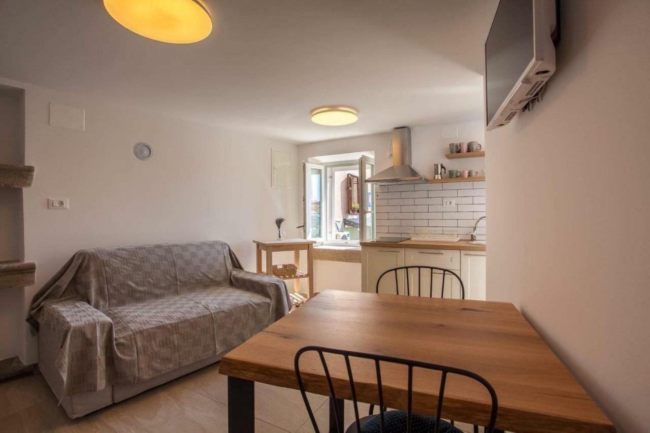 Apartmani Kraj Mora ツレス エクステリア 写真