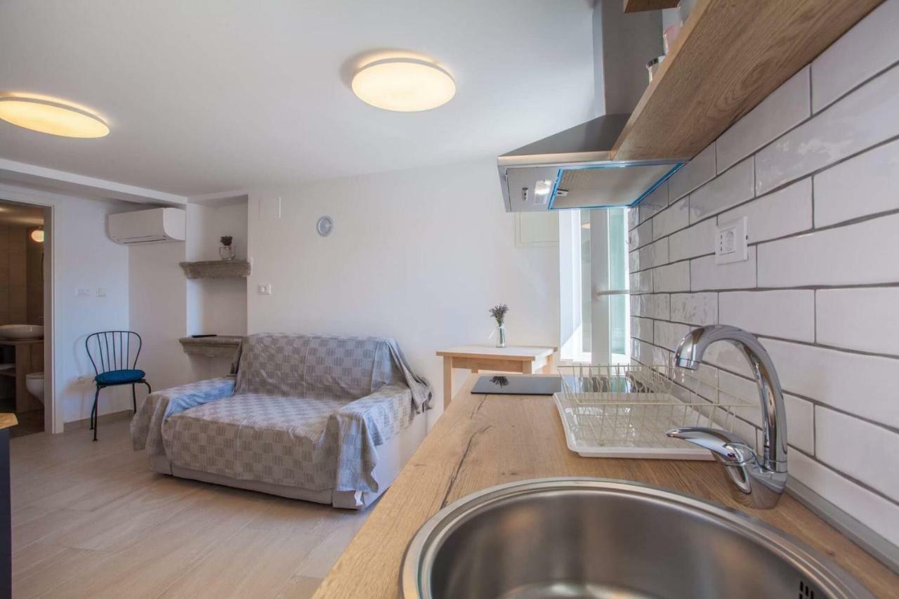 Apartmani Kraj Mora ツレス エクステリア 写真